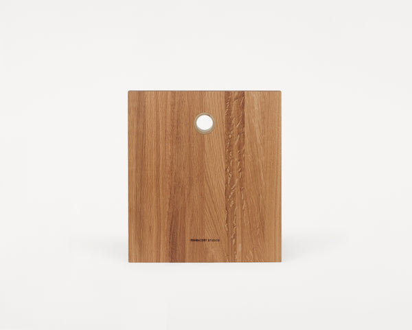 https://framacph.com/cdn/shop/products/FRAMA-DRY-Studios-Cutting-Board-Oak-Square-Packshot-1_grande.jpg?v=1665662455